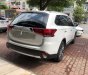 Mitsubishi Outlander 2018 - Bán xe Mitsubishi Outlander đời 2018, màu trắng số tự động