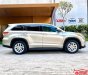 Toyota Highlander 2016 - Bán xe Toyota Highlander năm sản xuất 2016, màu vàng, nhập khẩu nguyên chiếc