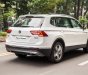 Volkswagen Tiguan     2017 - Bán Volkswagen Tiguan all space đời 2017, màu trắng, xe nhập