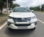 Toyota Fortuner 2020 - Bán Toyota Fortuner 2020 tự động dầu màu trắng