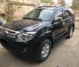 Toyota Fortuner 2010 - Bán Toyota Fortuner 2010 tự động, máy xăng, màu đen sang trọng