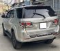 Toyota Fortuner 2016 - Gia đình cần bán xe Toyota Fotuner 2016, số sàn, màu bạc