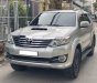 Toyota Fortuner 2016 - Gia đình cần bán xe Toyota Fotuner 2016, số sàn, màu bạc