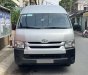 Toyota Hiace 2016 - Bán Toyota Hiace bạc 2016 số sàn, máy xăng, nhập Nhật