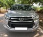 Toyota Innova 2017 - Nhà mình cần bán Toyota Innova 2017, số sàn, màu xám