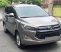 Toyota Innova 2017 - Gia đình tôi cần bán Toyota Innova 2017, số sàn, màu xám