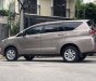 Toyota Innova 2017 - Gia đình tôi cần bán Toyota Innova 2017, số sàn, màu xám