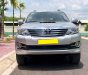 Toyota Fortuner 2016 - Nhà tôi cần bán Toyota Fortuner 2016, số sàn, máy dầu, màu bạc