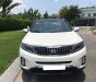 Kia Sorento 2018 - Nhà mình cần bán Kia Sorento 2018 AT bản full, máy dầu, màu trắng