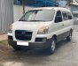 Hyundai Starex 2004 - Gia đình cần bán bán tải Huyndai Starex 2004, số sàn, 800kg, màu trắng