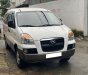 Hyundai Starex 2004 - Gia đình cần bán bán tải Huyndai Starex 2004, số sàn, 800kg, màu trắng