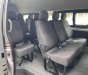 Toyota Hiace 2017 - Bán Toyota Hiace xám 2017 số sàn máy dầu nhập Nhật mới tuyệt