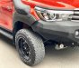 Toyota Hilux 2018 - Gia đình cần bán Hilux 2018, số tự động, máy dầu, màu đỏ độc quyền