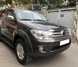 Toyota Fortuner 2011 - Nhà cần bán Toyota Fortuner 2011, tự động, máy xăng, hai cầu, màu xám chì