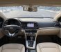 Hyundai Elantra 2020 - Tôi cần bán Hyundai Elantra 2020, bản full 2.0, số tự động, màu trắng sữa