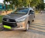 Toyota Innova 2017 - Gia đình mình cần bán Toyota Innova đời 2017, số sàn, màu xám