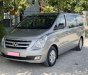 Hyundai Starex 2017 - Bán Hyundai Starex 2017 số sàn, máy dầu, 9 chỗ, màu xám bạc