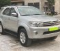 Toyota Fortuner 2012 - Gia đình bán Toyota Fortuner 2012, số tự động, máy xăng, màu bạc