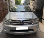 Toyota Fortuner 2010 - Tôi cần bán Toyota Fortuner 2010, số tự động, máy xăng, màu bạc