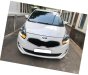 Kia Rondo 2017 - Cần bán xe Kia Rondo 2017, số tự động, máy dầu, màu trắng