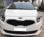 Kia Rondo 2017 - Gia đình tôi cần bán Kia Rondo 2017, số sàn, màu trắng