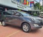 Toyota Innova E 2018 - Cần bán xe Toyota Innova 2.0E 2018 màu xám xe đẹp đi kĩ chính hãng Toyota Sure