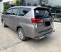 Toyota Innova 2.0E 2018 - Bán Toyota Innova 2.0E đời 2018, màu nâu