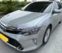 Toyota Camry 2.0E 2017 - Cần bán xe Toyota Camry 2.0E 2017 màu bạc, xe đẹp đi kĩ, chính hãng Toyota Sure