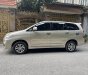 Toyota Innova 2.0E 2016 - Gia đình tôi cần bán chiếc xe Toyota Innova 2.0E, nâu vàng sản xuất năm 2016 chính chủ