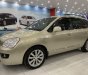 Kia Carens 2011 - Cần bán Kia Carens đời 2011, màu vàng số tự động