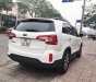 Kia Sorento 2016 - Cần bán Kia Sorento sản xuất 2016, màu trắng chính chủ, giá chỉ 625 triệu