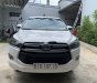 Toyota Innova 2.0E 2018 - Cần bán gấp Toyota Innova 2.0E đời 2018, màu trắng xe gia đình, giá 560tr