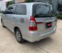 Toyota Innova   2.0E  2015 - Cần bán gấp Toyota Innova 2.0E đời 2015, màu bạc