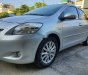 Toyota Vios E  2011 - Cần bán lại xe Toyota Vios E 2011, màu bạc xe gia đình, giá chỉ 265 triệu