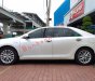 Toyota Camry   2.0E 2019 - Cần bán gấp Toyota Camry 2.0E sản xuất 2019, màu trắng 