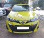 Toyota Yaris 2018 - Cần bán lại xe Toyota Yaris năm sản xuất 2018, màu vàng, nhập khẩu