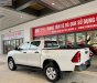 Toyota Hilux 2019 - Cần bán lại xe Toyota Hilux sản xuất năm 2019, màu trắng, xe nhập còn mới giá cạnh tranh