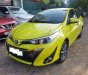 Toyota Yaris 2018 - Cần bán lại xe Toyota Yaris năm sản xuất 2018, màu vàng, nhập khẩu