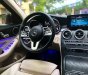 Mercedes-Benz C200 2019 - Cần bán lại xe Mercedes C200 sản xuất 2019, màu đen như mới