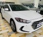 Hyundai Elantra   2.0AT  2017 - Bán Hyundai Elantra 2.0AT sản xuất năm 2017, màu trắng xe gia đình, giá chỉ 545 triệu