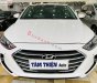 Hyundai Elantra   2.0AT  2017 - Bán Hyundai Elantra 2.0AT sản xuất năm 2017, màu trắng xe gia đình, giá chỉ 545 triệu