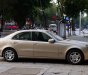 Mercedes-Benz E240 2006 - Cần bán xe Mercedes đời 2006, màu nâu còn mới, giá tốt