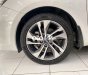 Kia Rondo   2.0 GMT 2017 - Bán Kia Rondo 2.0 GMT sản xuất năm 2017, màu trắng còn mới, giá chỉ 415 triệu