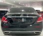 Mercedes-Benz 2017 - Cần bán lại xe Mercedes E200 năm 2017, màu đen