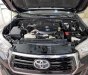 Toyota Hilux E 2019 - Cần bán gấp Toyota Hilux E đăng ký 2019 chính chủ giá 618tr