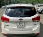 Kia Rondo AT  2016 - Bán Kia Rondo AT năm sản xuất 2016, màu trắng, nhập khẩu xe gia đình