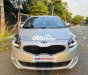 Kia Rondo   2.0 GAT 2015 - Cần bán gấp Kia Rondo 2.0 GAT năm 2015, màu bạc còn mới