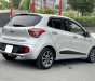 Hyundai Grand i10 1.2 AT  2017 - Cần bán gấp Hyundai Grand i10 1.2 AT năm sản xuất 2017, màu bạc