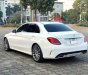 Mercedes-Benz C300 AMG 2017 - Cần bán gấp Mercedes C300 AMG sản xuất 2017, màu trắng