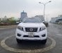 Nissan Navara VL 2015 - Bán Nissan Navara VL sản xuất năm 2015, màu trắng số tự động, giá 530tr